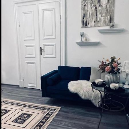 Csaky Palace 3 Bratislava Apartment ภายนอก รูปภาพ